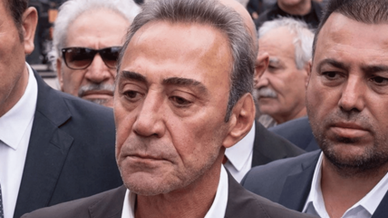 Foto - CHP İstanbul İl Başkanlığı'ndan Özgür Özel'e olay sözler! Trol çetelerimiz hiç yok... İftiracı yoldaşlarımız hiç olmadı...