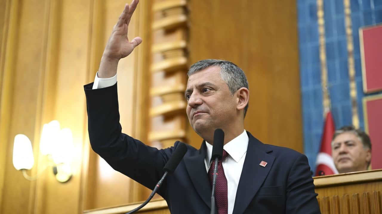 Foto - CHP İstanbul İl Başkanlığı'ndan Özgür Özel'e olay sözler! Trol çetelerimiz hiç yok... İftiracı yoldaşlarımız hiç olmadı...