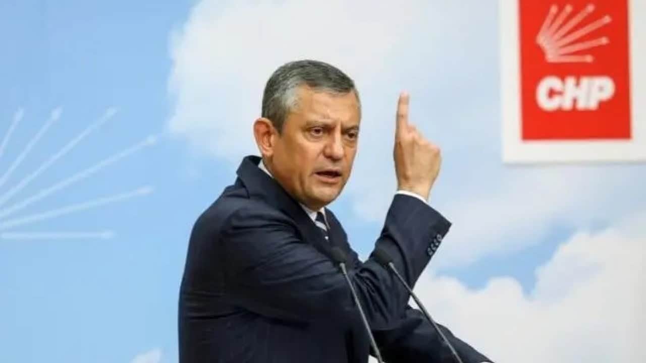 CHP’de depremin ardından ilk radikal hamle! Özgür Özel gizli talimatı verdi, ortalık fena karışacak
