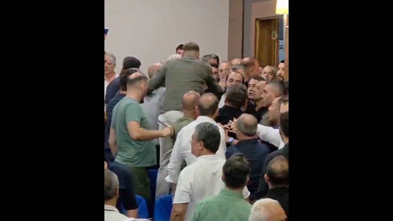 Foto - CHP'de skandal üstüne skandal! Özgür Özel kriziyle sarsılan partide Konyaaltı Belediye Başkanı Cem Kotan istifa bayrağını açtı!