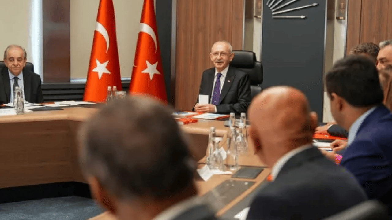 Foto - CHP’de tasfiye vitesi yükseldi! Gözler MYK’toplantısında