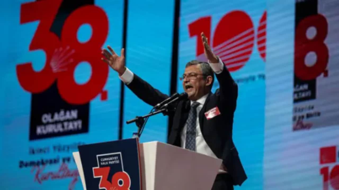 Foto - CHP’de yeni fırtına! Lütfü Savaş ve delegelerden kurultayın iptali için hukuki atak