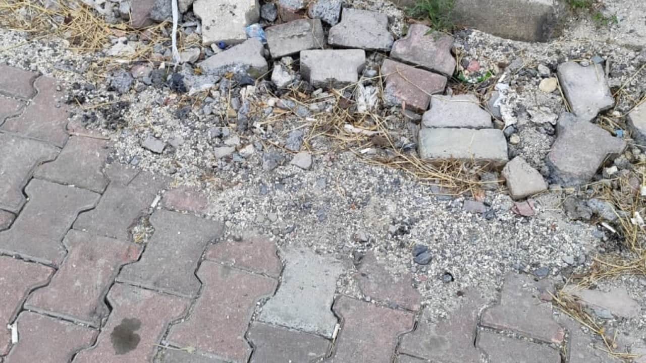 Foto - CHP'li Avcılar Belediyesi vatandaşın ömrünü yedi! Sokak 3 aydır şantiye alanı olarak terk edildi