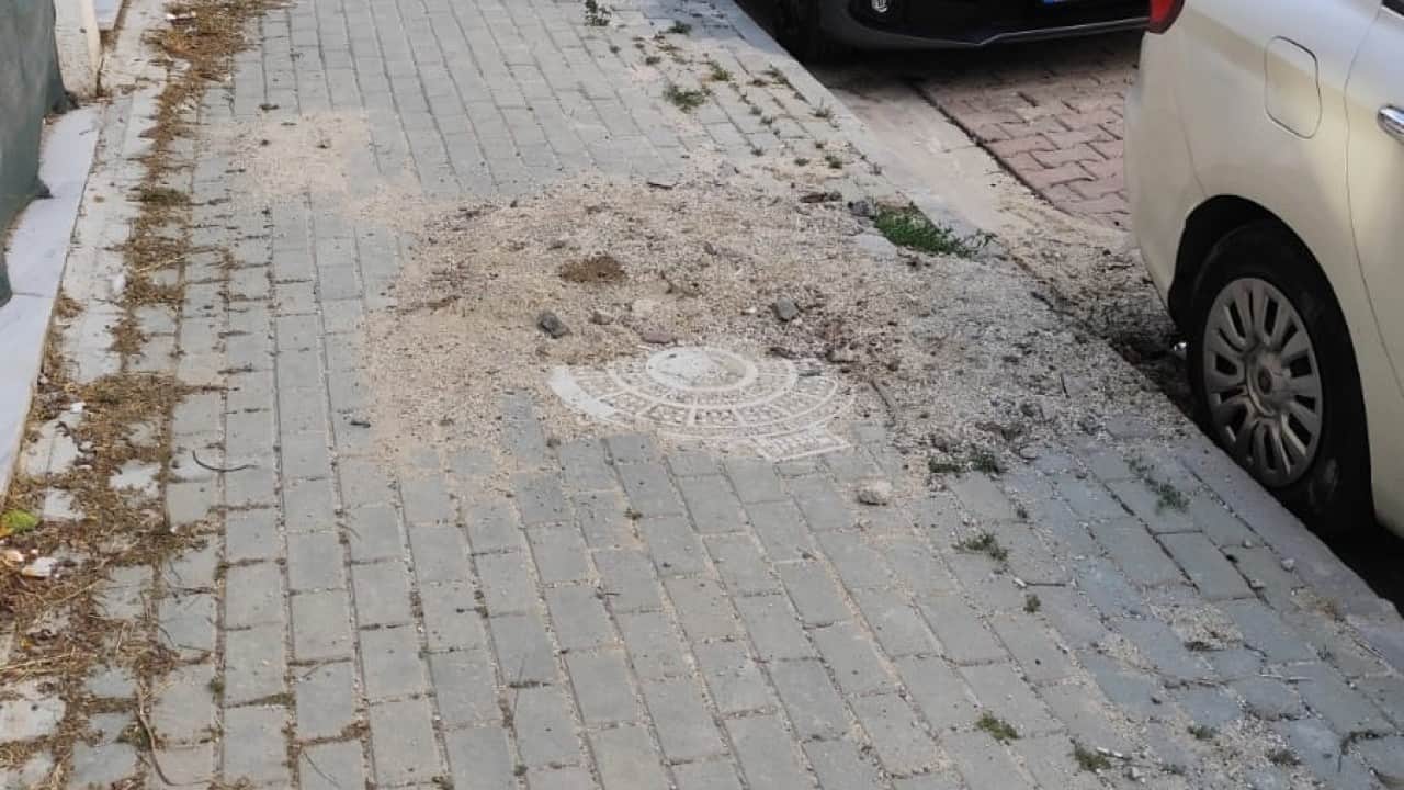 Foto - CHP'li Avcılar Belediyesi vatandaşın ömrünü yedi! Sokak 3 aydır şantiye alanı olarak terk edildi