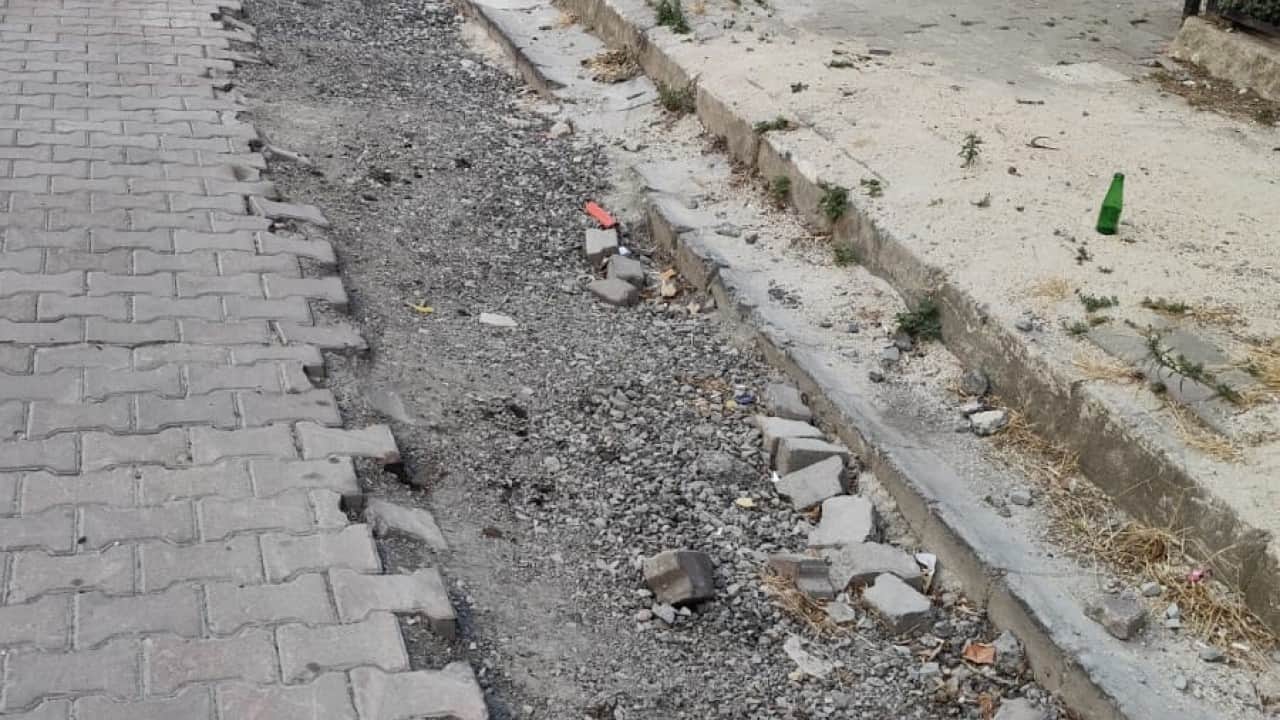 Foto - CHP'li Avcılar Belediyesi vatandaşın ömrünü yedi! Sokak 3 aydır şantiye alanı olarak terk edildi