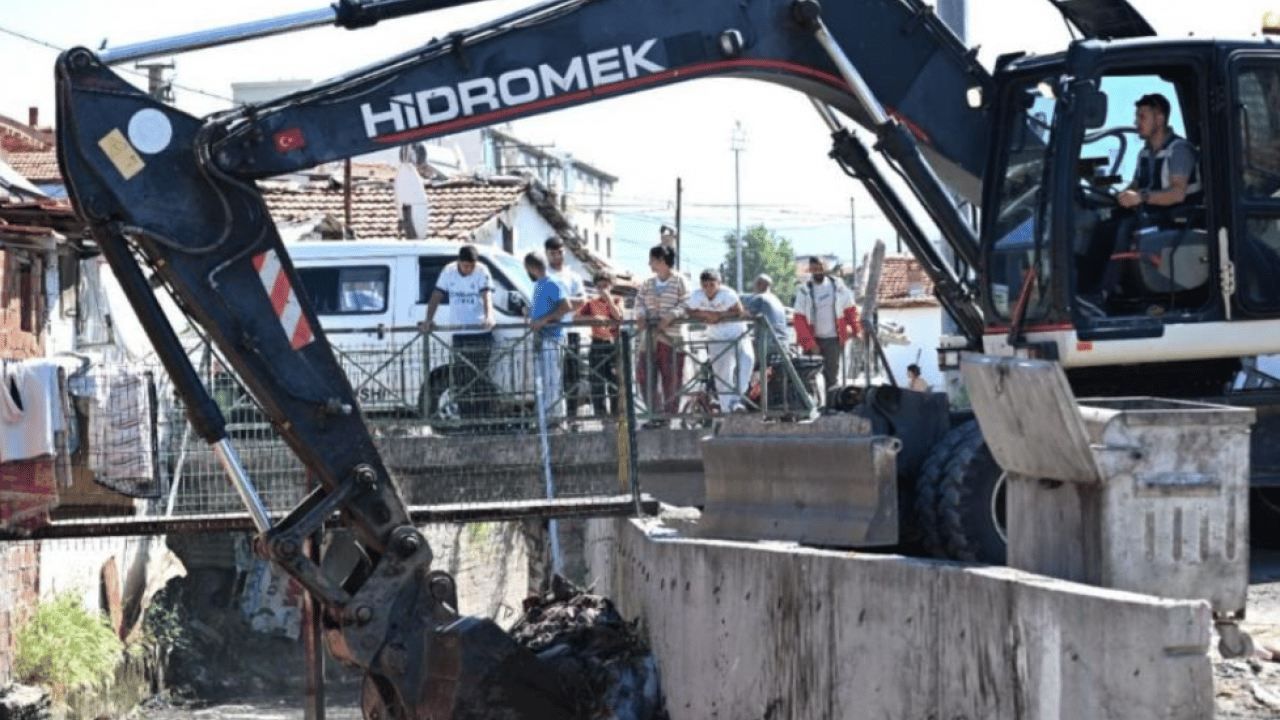 Foto - CHP’li belediyeciliğin özeti! Dere değil sanki çöplük