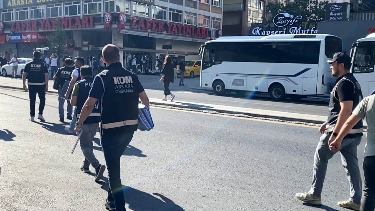 Foto - CHP’li belediyeye operasyon! Tam 27 gözaltı var