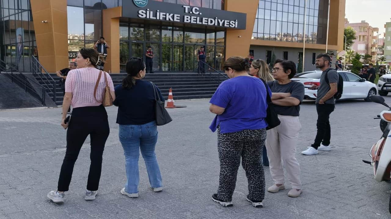 Foto - CHP’li bir belediyeye daha operasyon! Belediye Başkanı dahil çok sayıda gözaltı var