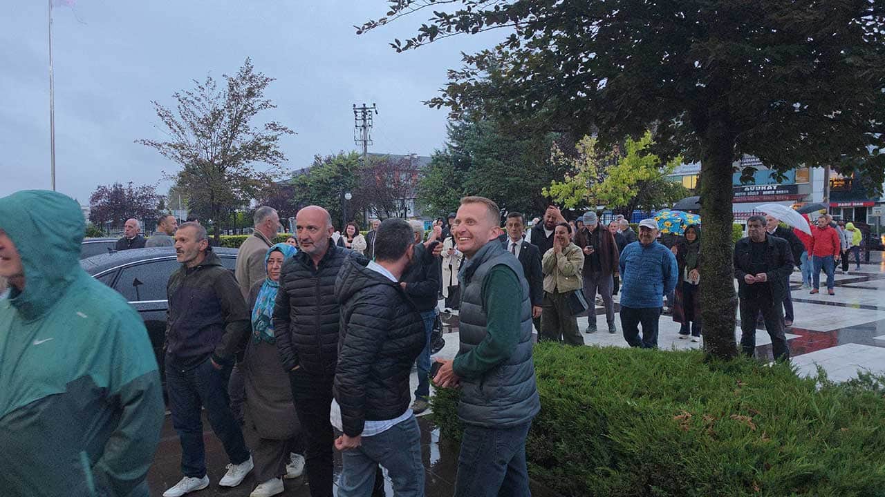 Foto - CHP'li eski başkana rüşvet skandalından tahliye! 2,5 milyonluk çek davasında şok dönüş!