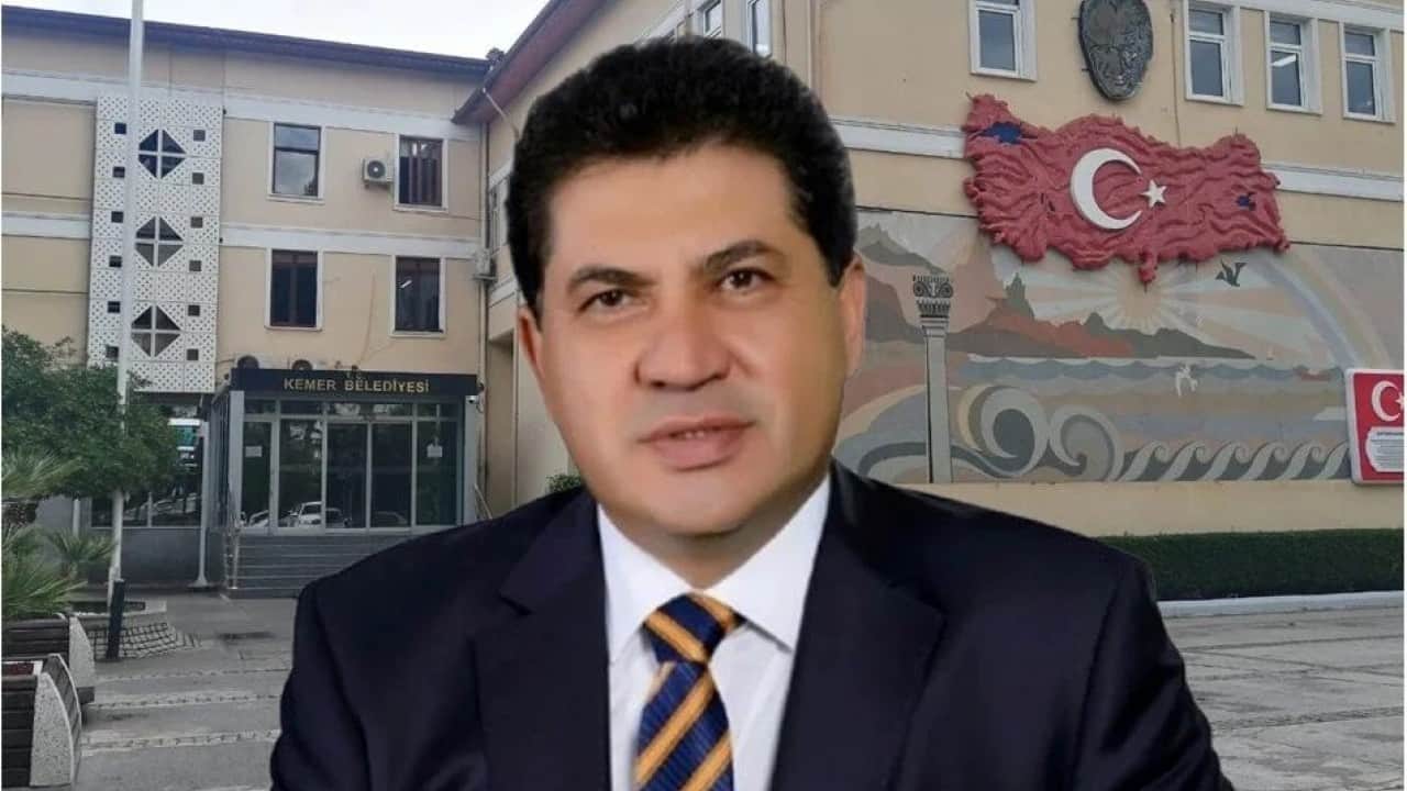 Foto - CHP'li eski belediye başkanı tutuklandı