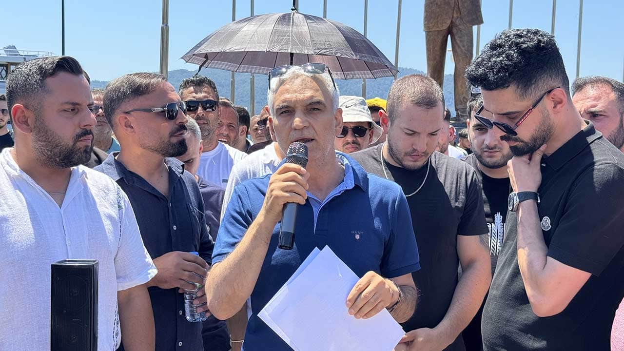 Foto - CHP’nin yapmadığı bir bu kalmıştı! Gölgeli siyaset gölgesiz esnaf