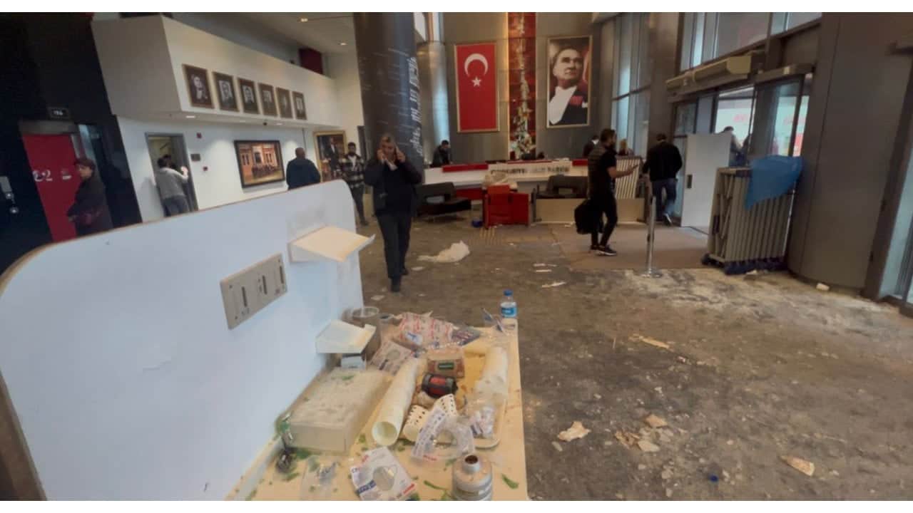 Foto - CHP’nin Yeni Parti’ye yönelik "hırsızlık" suçlamasında şok detaylar: Araç motorlarının içine şeker dökmüşler