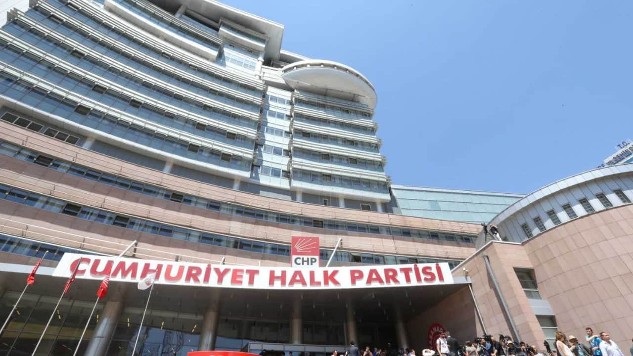 Foto - CHP’nin Yeni Parti’ye yönelik "hırsızlık" suçlamasında şok detaylar: Araç motorlarının içine şeker dökmüşler