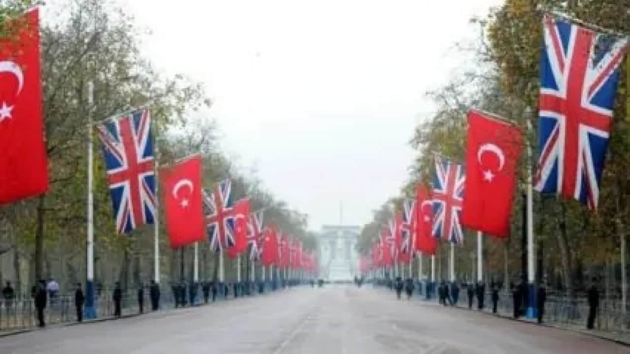 Foto - Chris Gaunt'tan çok konuşulacak sözler: Türkiye'yi diğer ülkelere kaptırmamalıyız