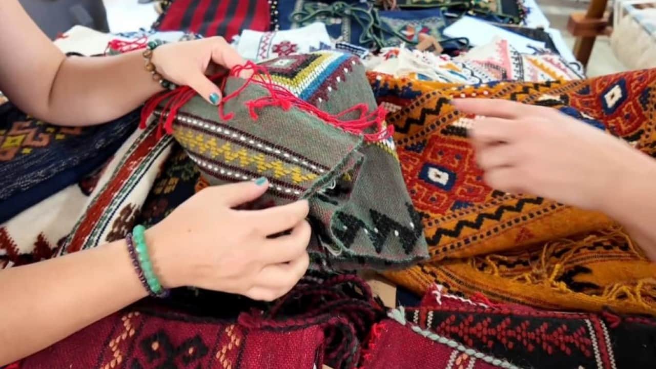 Foto - Cicim dokuma ‘Dokuyan Eller’de hayat buluyor Her bir ilmekte 200 yıllık tarih var