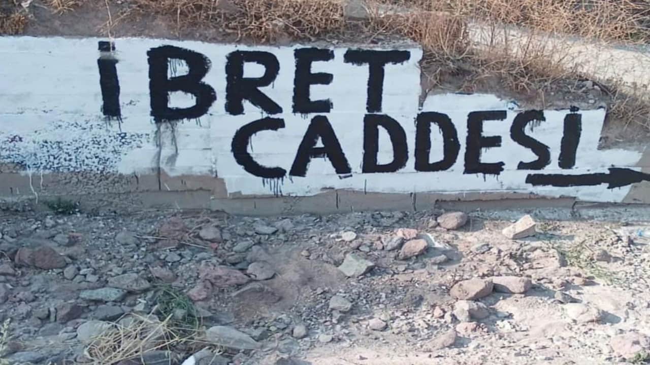 Foto - CHP’li başkana 8 yıldır tamir edilmeyen bozuk yol tepkisi: Yolunu seveyim Adil
