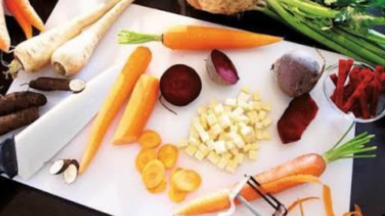 Cilt lekelerini silip atan ve ışıltı veren havuç-pancar maskesi: A ve C vitamini deposuna dikkat!