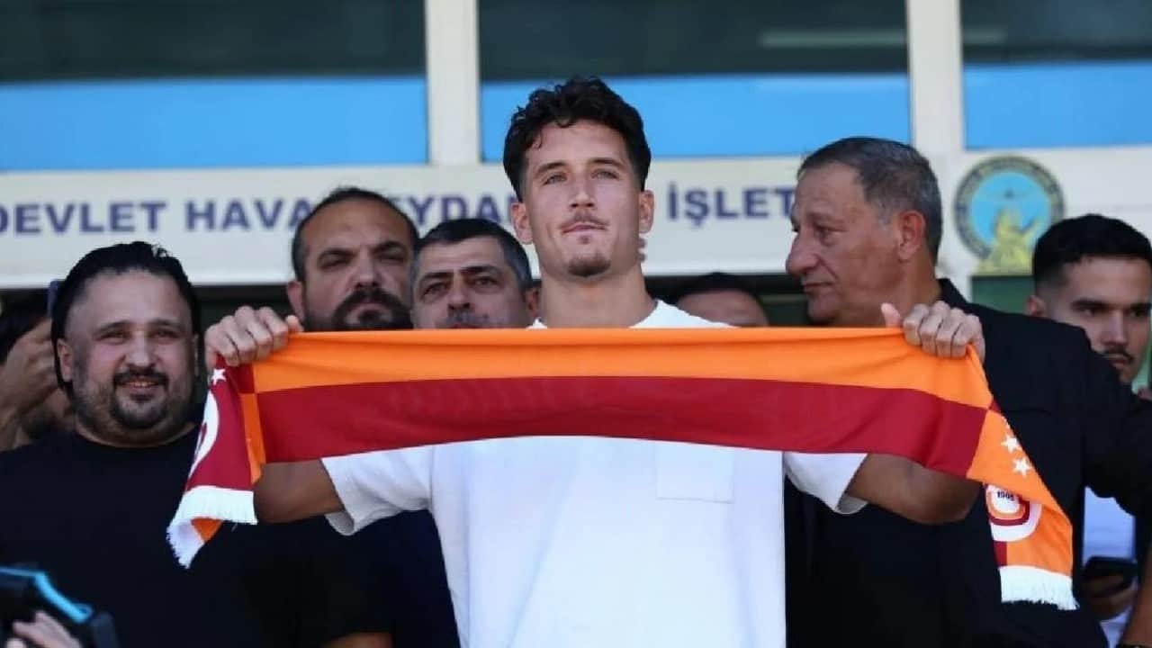 Foto - Cim Bom genç golcüsüne kavuştu! Milli yıldız Deniz Gül İstanbul’da