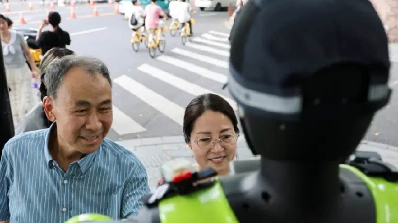 Foto - Çin sokaklarında yeni dönem! Trafik denetimini robot polisler yapıyor