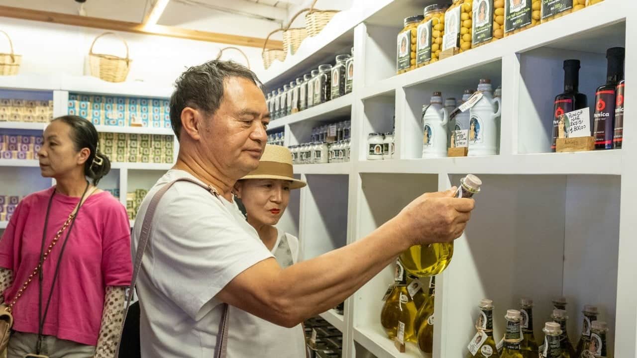 Foto - Çinli turistlerin Çanakkale'deki yeni gözdesi zeytinyağı oldu