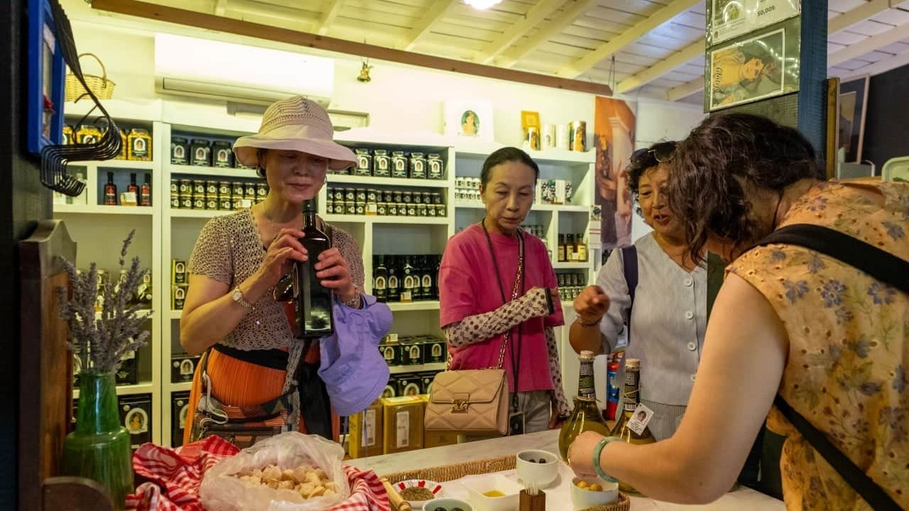 Foto - Çinli turistlerin Çanakkale'deki yeni gözdesi zeytinyağı oldu