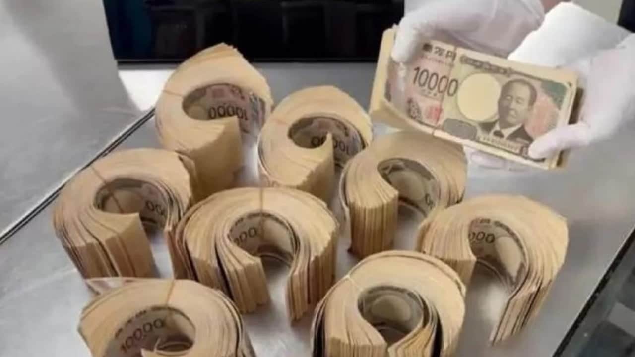Foto - Cips kutularından bakın ne çıktı! Memurları şaşkına çeviren olay