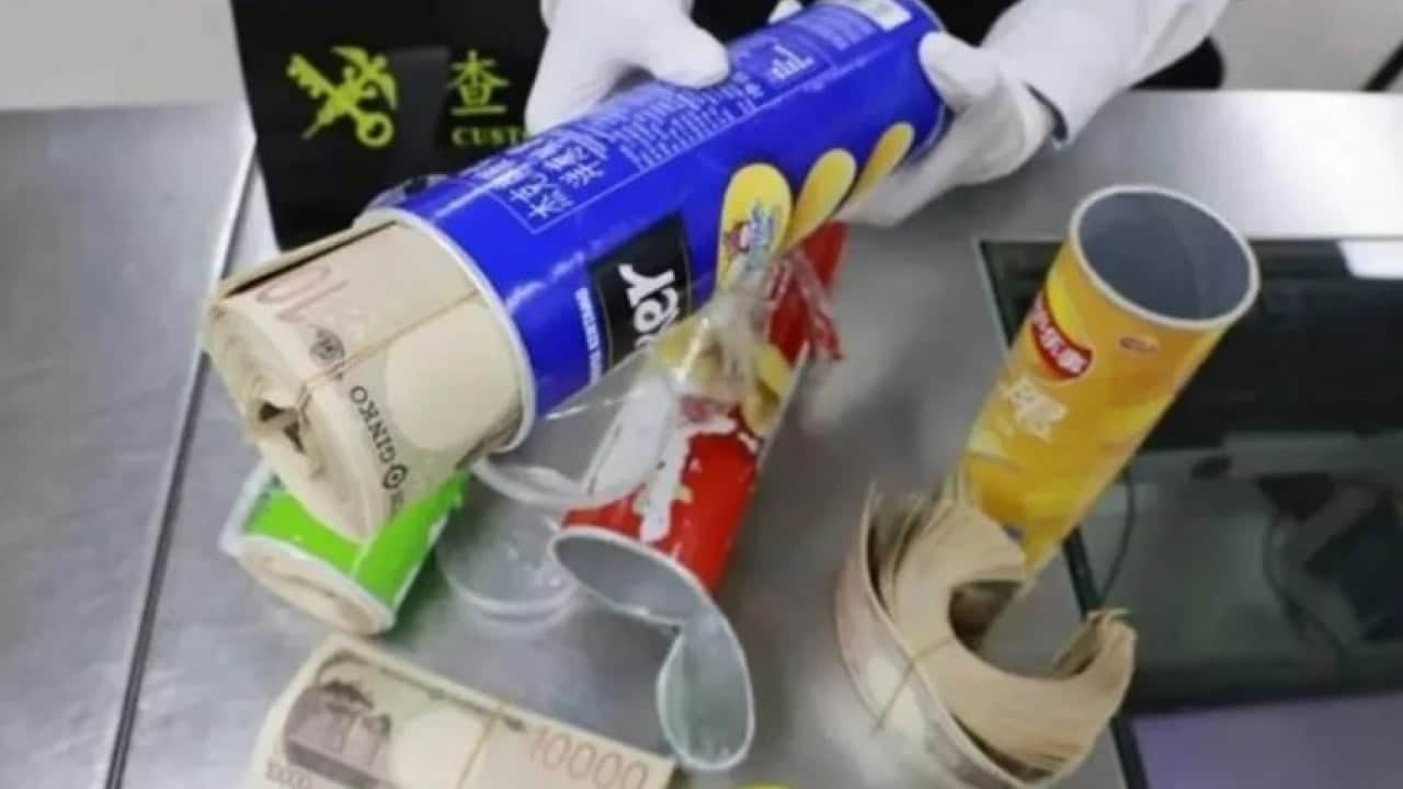 Foto - Cips kutularından bakın ne çıktı! Memurları şaşkına çeviren olay