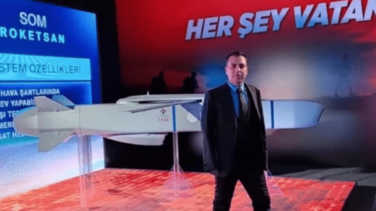 Foto - Kolları olmadan KAAN'ı modelledi: Yusuf Akgün azmiyle herkesi kendine hayran bıraktı