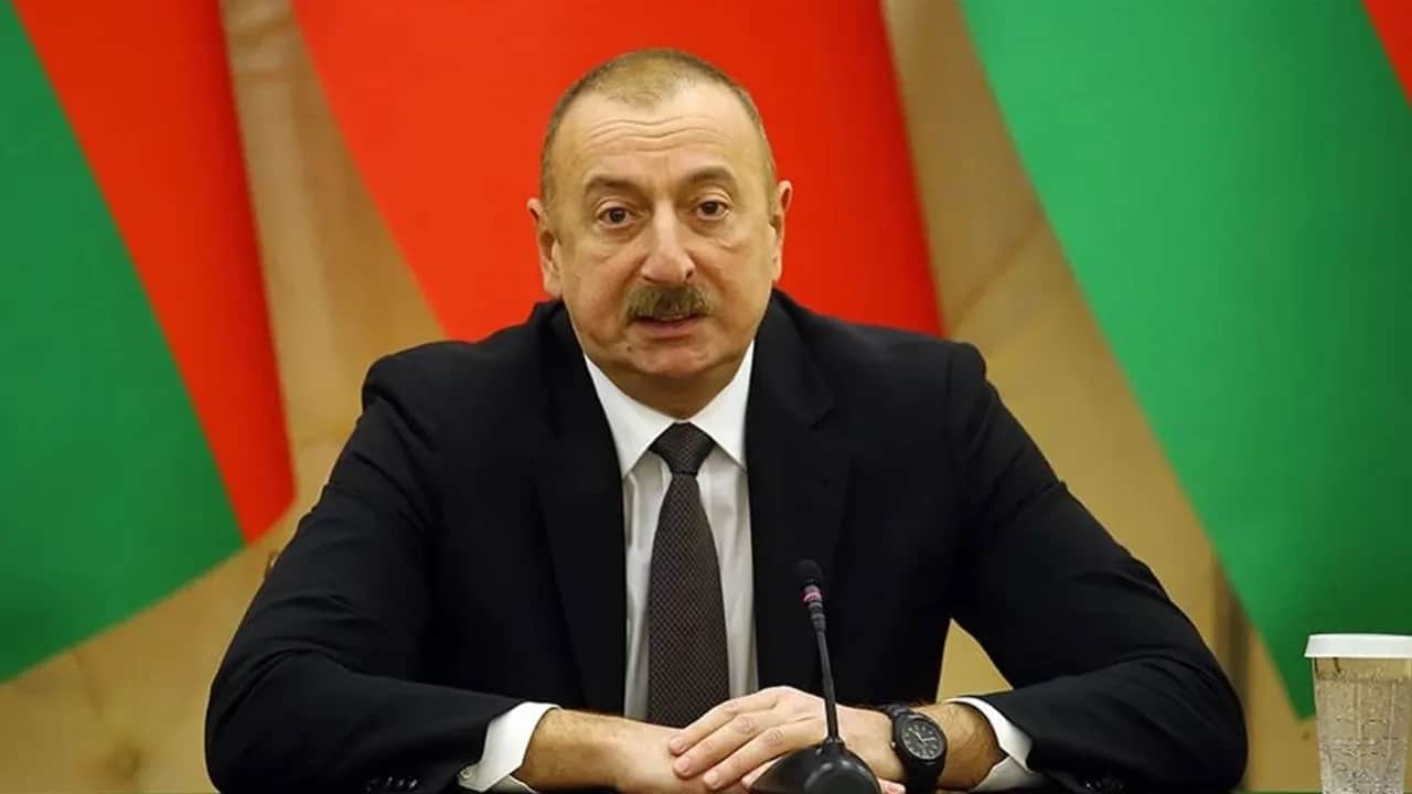Foto - Çok büyük arbede çıktı! Sloganı duyan Aliyev’in korumaları ışık hızında saldırdı