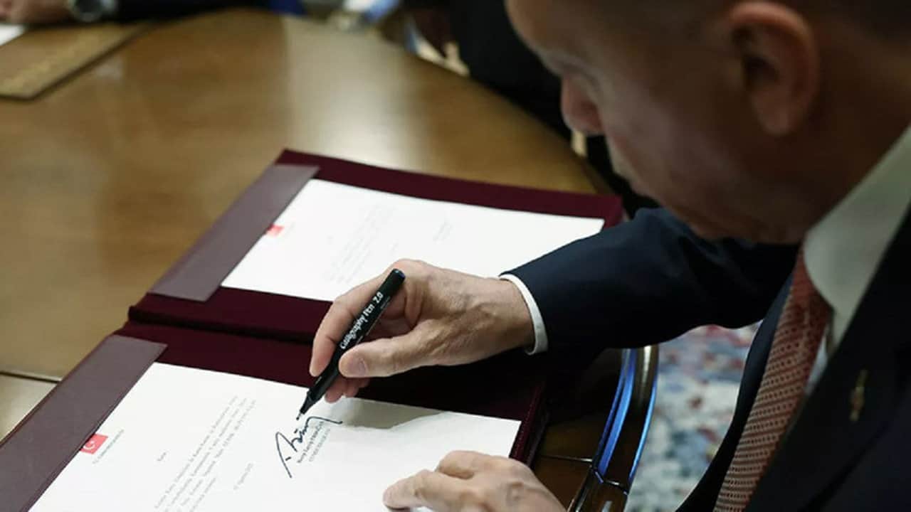 Foto - Cumhurbaşkanı Erdoğan gece yarısı imzaladı! O isimler görevden alındı
