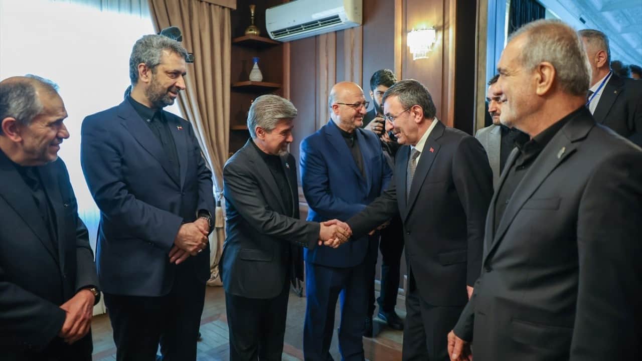 Foto - Cumhurbaşkanı Yardımcısı Yılmaz Tahran’da! İran Cumhurbaşkanı Pezeşkiyan ile bir araya geldi