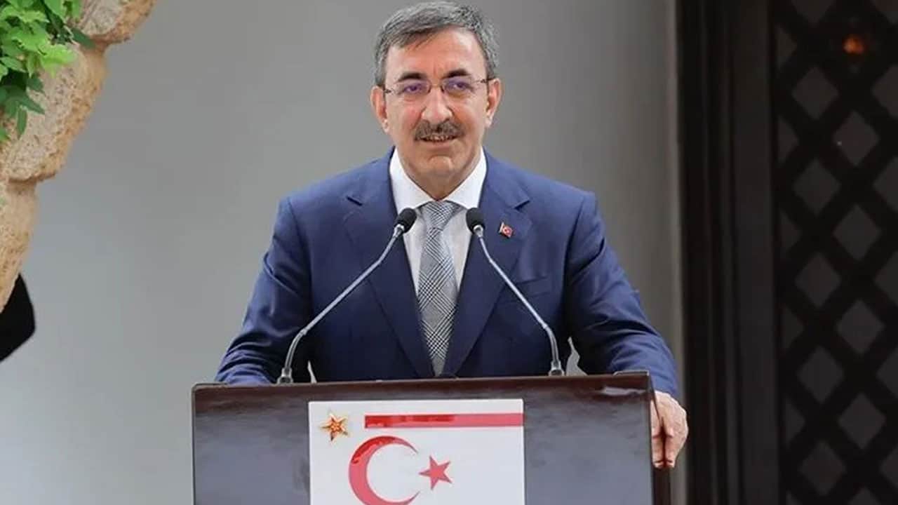 Foto - Cevdet Yılmaz’dan dünyaya 52. yıl dönümü mesajı: Şanlı bayrak Beşparmak’ta ilelebet dalgalanacak, Kıbrıs asla Rum adası olmayacak!