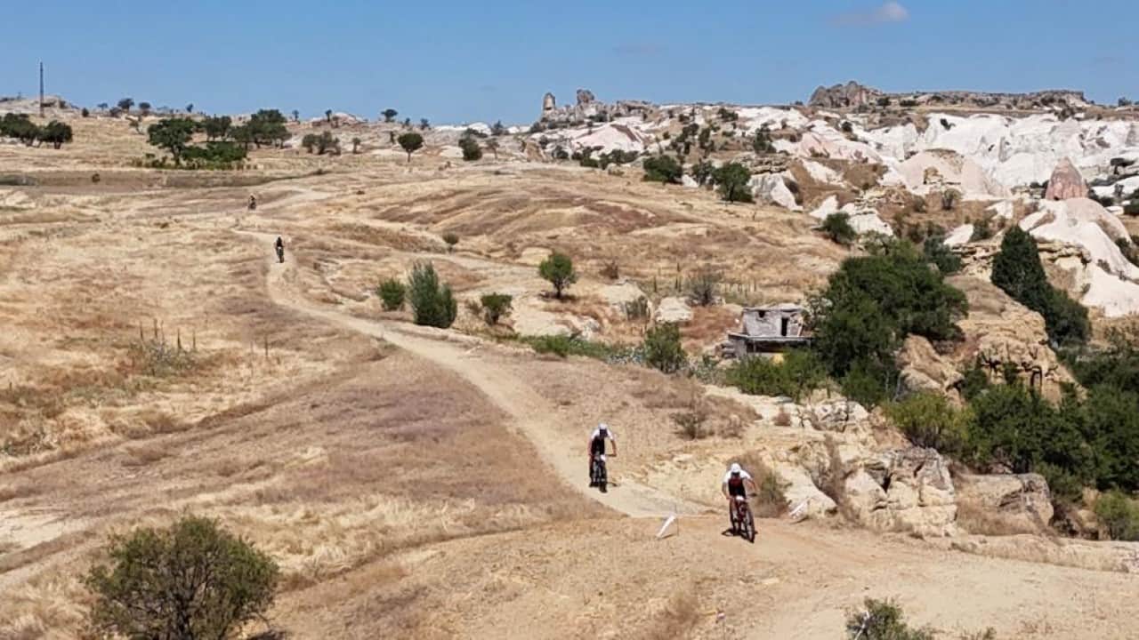 Foto - Dağ Bisikleti Şampiyonası’nda Kapadokya’da pedal basıp teker çevirdiler