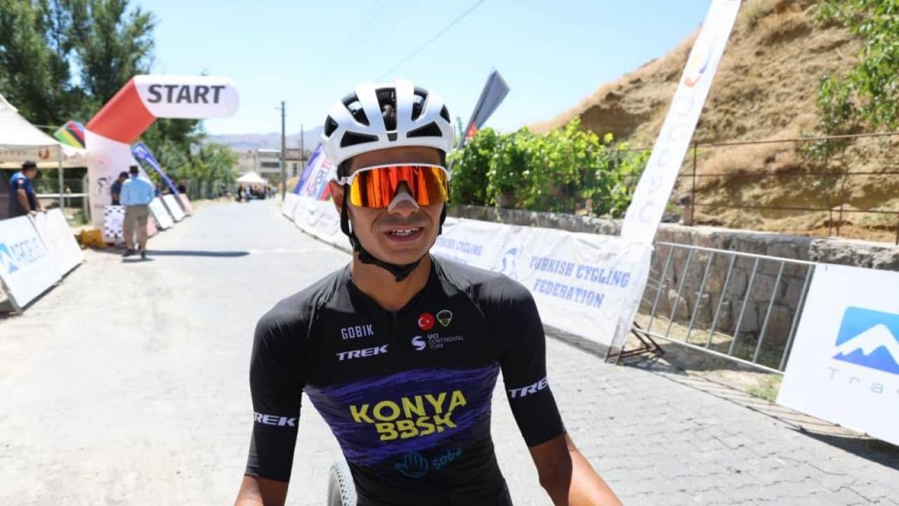 Foto - Dağ Bisikleti Şampiyonası’nda Kapadokya’da pedal basıp teker çevirdiler
