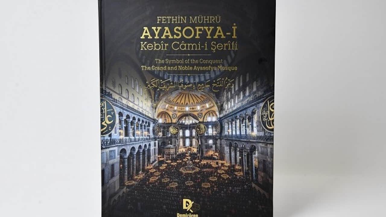 Foto - Daha önce hiç yayınlanmamış fotoğraflar da yer alıyor! Ayasofya'nın tarihi koleksiyonu raflarda