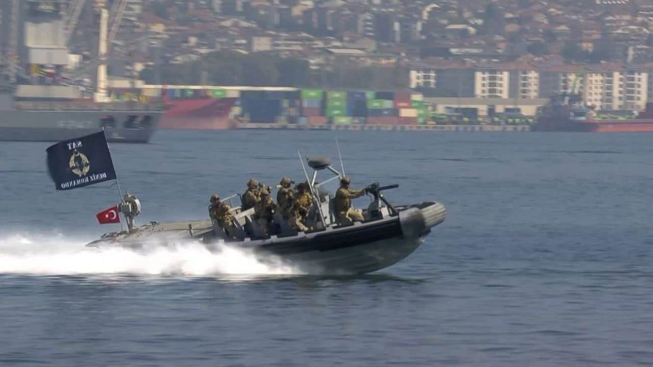 Foto - Dalgalar Türk komandolarına gram engel olamadı: SAT-SAS’tan nefes kesen "su altı" operasyonu