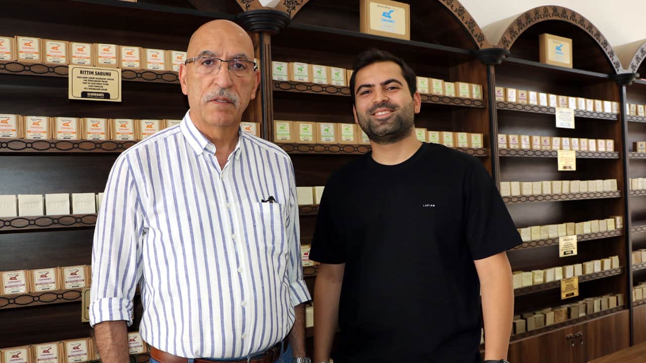 Foto - Dedesinden kaldı, oğluna devretti! Van’da 124 yıldır bu mesleği yaşatıyorlar