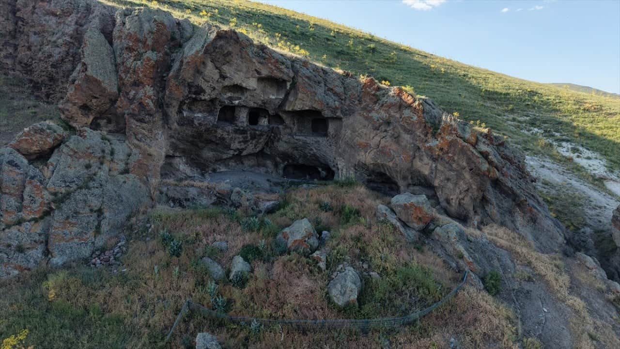 Foto - Definecilerin tahribatıyla ortaya çıkmıştı! Şimdi turizme kazandırılıyor 