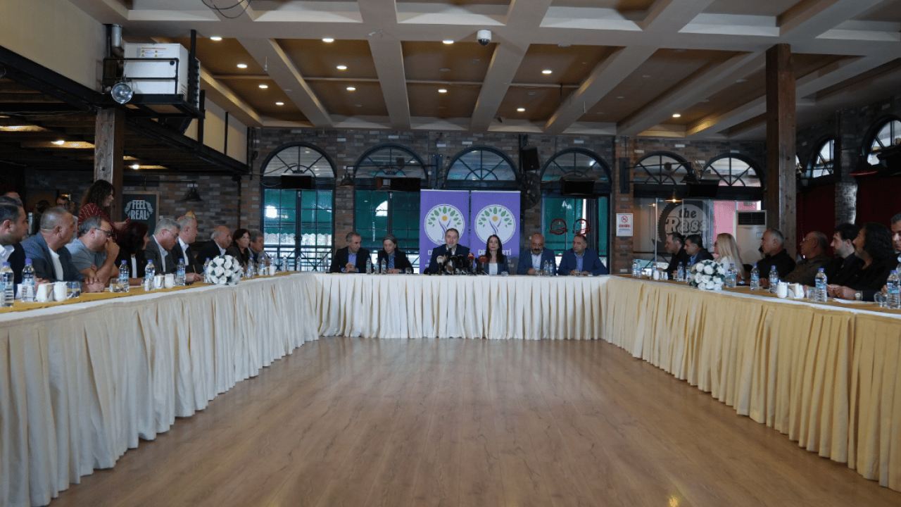 Foto - DEM Parti, Alevi derneklerle bir araya geldi: Terörsüz Türkiye ile 86 milyon kazanacak