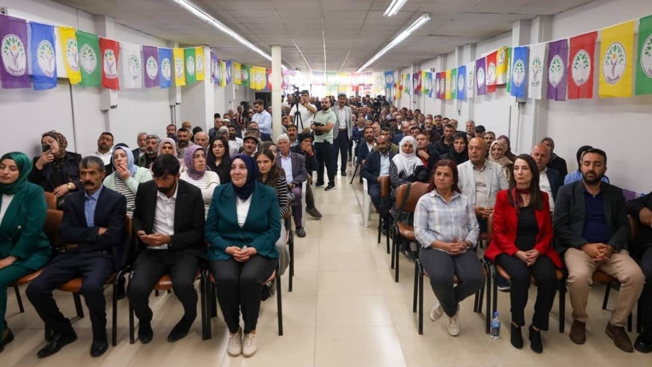 Foto - DEM Parti Eş Genel Başkanı Hatimoğulları Ekim ayını işaret etti: Milat olsun 