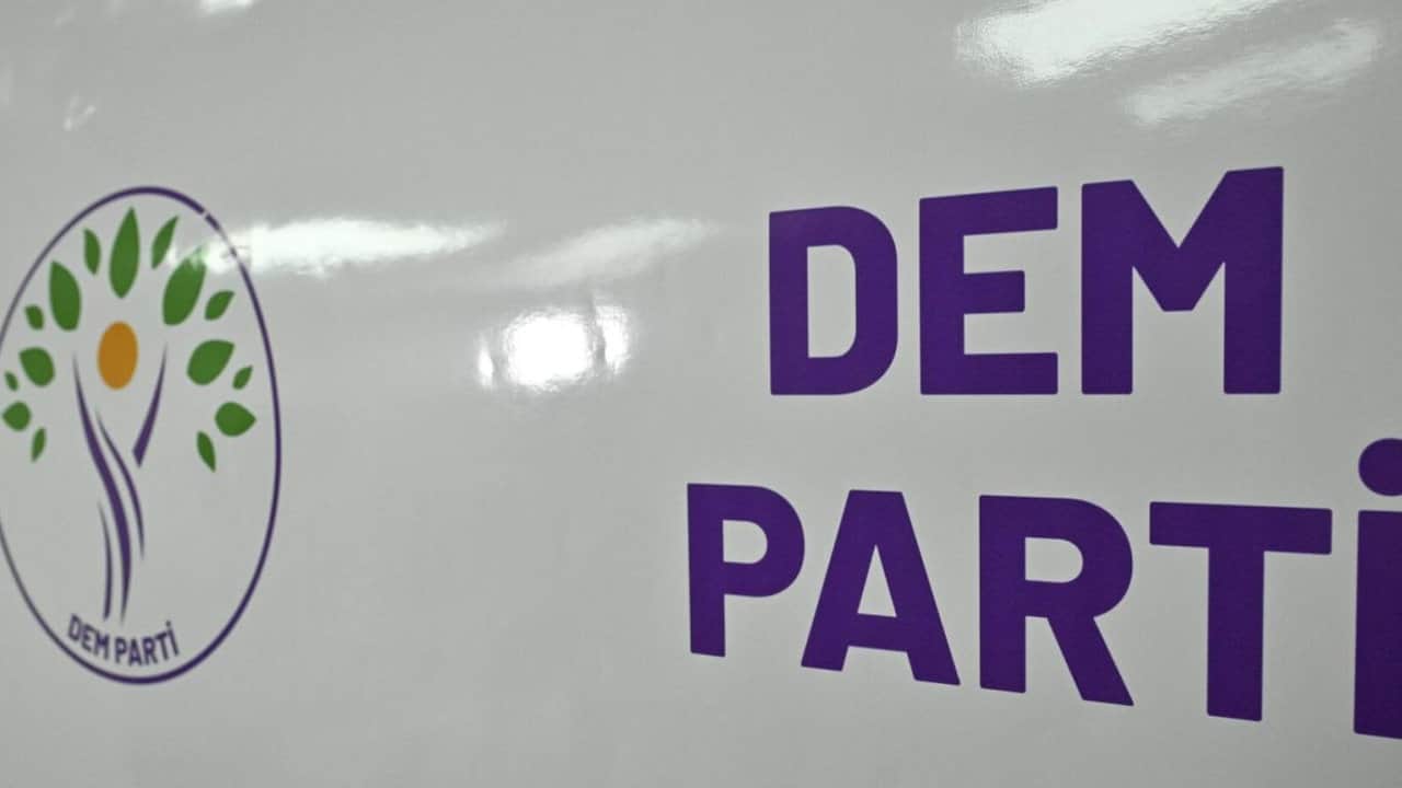 Foto - "DEM Parti’de 25 eşbaşkan yolcu" denildi! Herkesi şaşkına çeviren iddia sonrası kritik açıklama