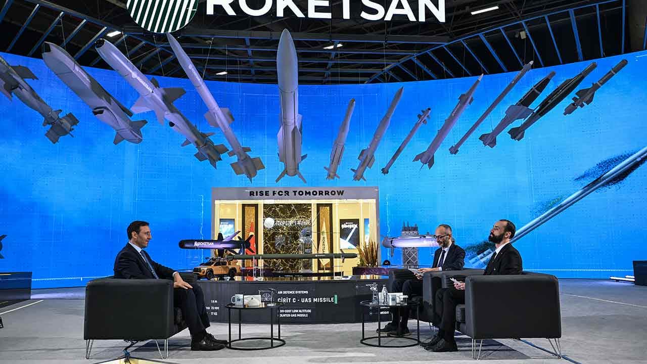 Foto - Dengeleri değiştirecek gelişme: Türkiye patlamadan yok eden füzeyi sahaya sürdü