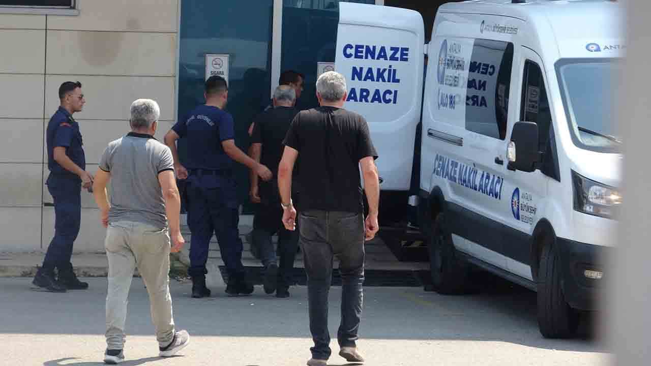 Foto - Denizde can veren iki gencin cenazesi teslim alındı: ‘Ciğerimi yaktın babam’ feryadı yürekleri dağladı