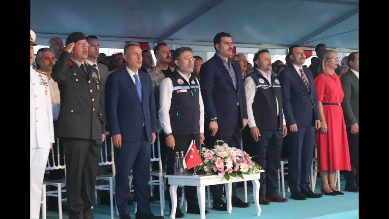 Foto - Denizlerde 'Vira Bismillah' heyecanı! İzmir'de av sezonu dualarla açıldı!