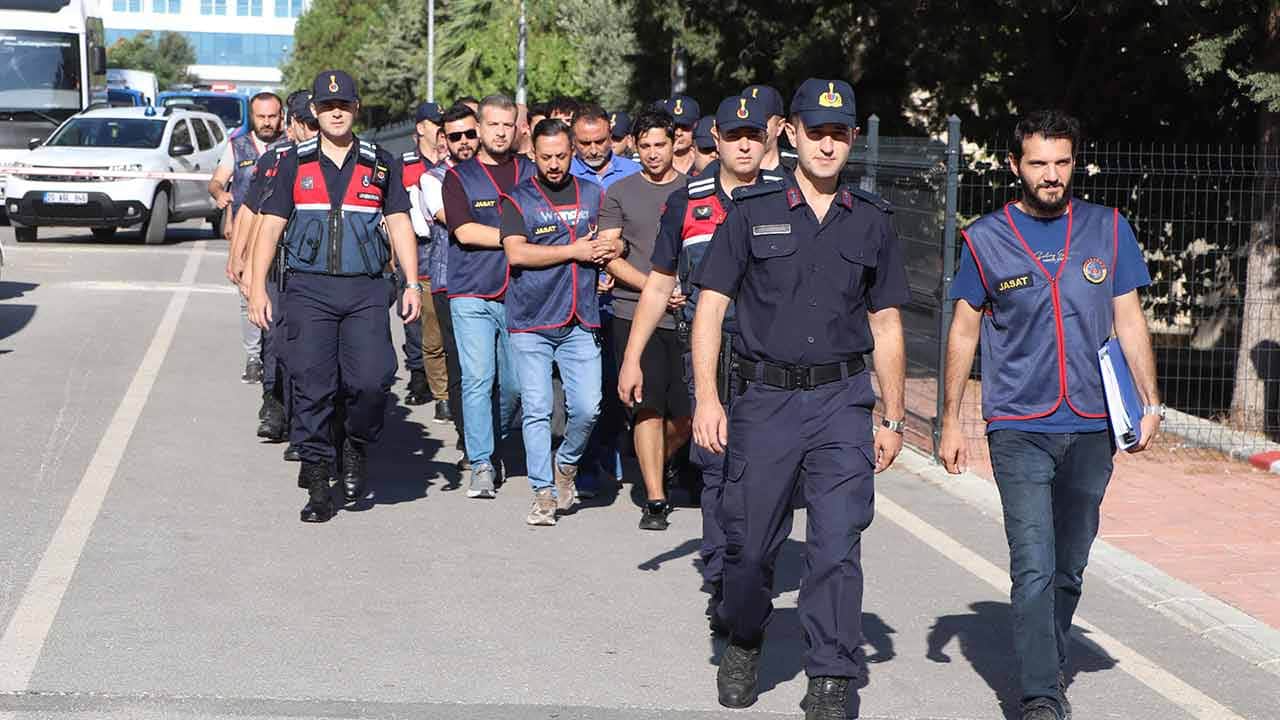 Foto - Denizli’de 3 milyon liralık ‘haraç’ soruşturması: 2 kişiyi kaçıran 7 şüpheli tutuklandı