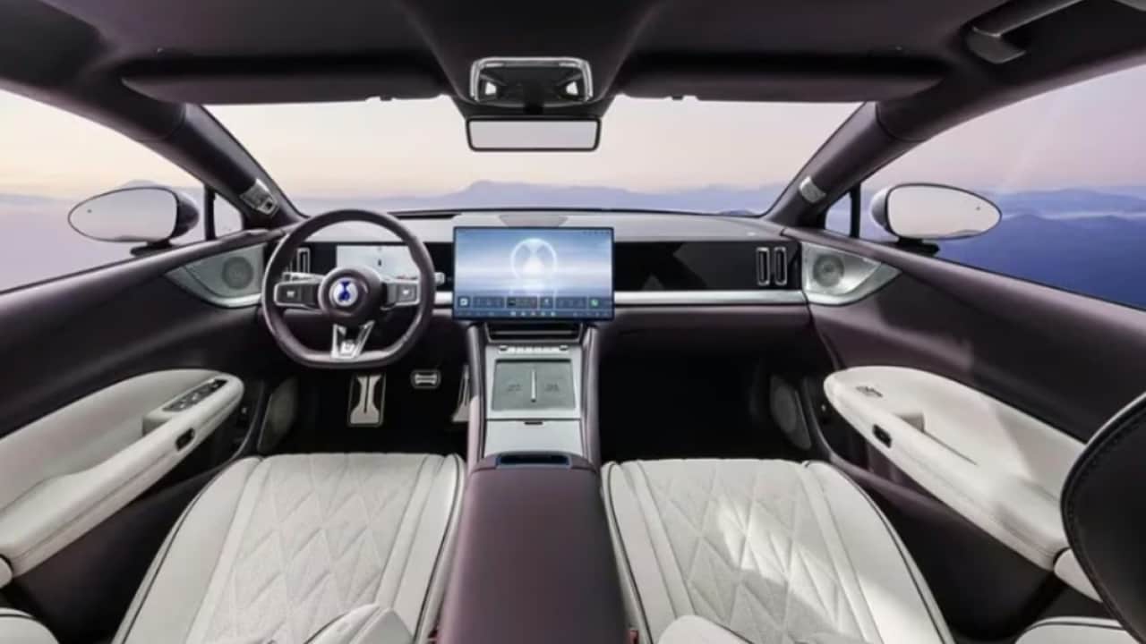 Foto - Denza Z9S ön satışa çıktı: 1.100 km menzil, 1.193 beygir güç seçeneği