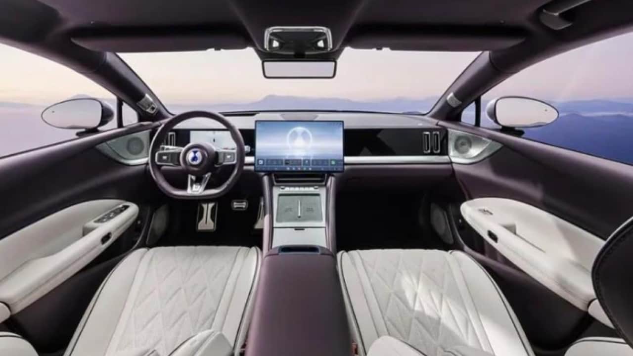 Foto - Denza Z9S ön satışa çıktı: 1.100 km menzil, 1.193 beygir güç seçeneği