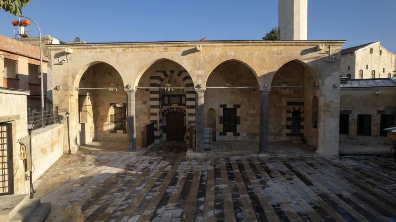 Foto - Depremde hasar gören iki tarihi cami Mevlid Kandili'nde ibadete açılıyor 