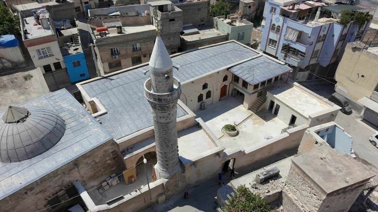 Foto - Depremde hasar gören iki tarihi cami Mevlid Kandili'nde ibadete açılıyor 