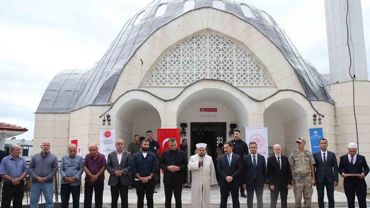Foto - Depremin yaraları inşa edilen eserlerle sarılıyor: Hatay'da 136'ncı cami ibadete açıldı